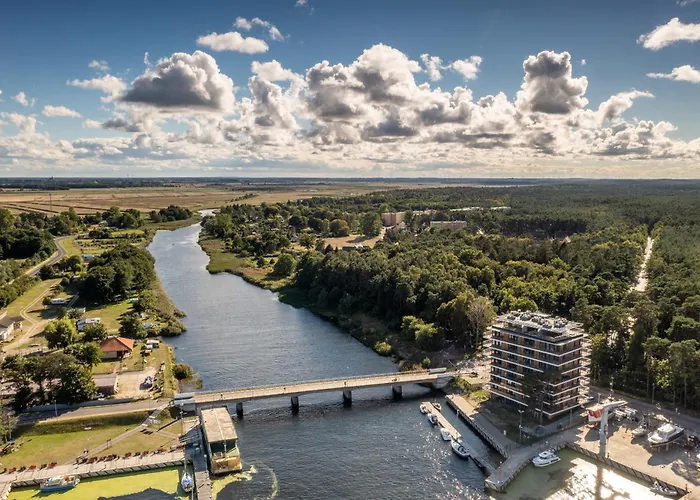 Lighthouse 06 Surfingbird Apartamento Mrzeżyno