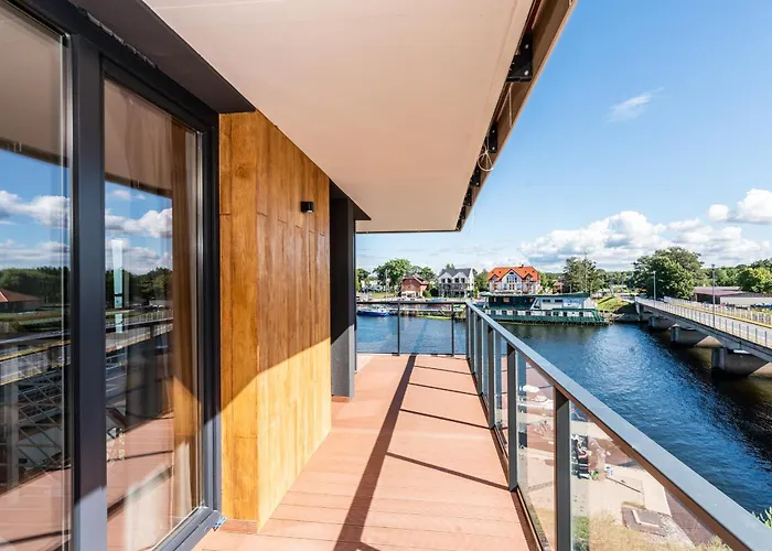 Lighthouse 06 Surfingbird